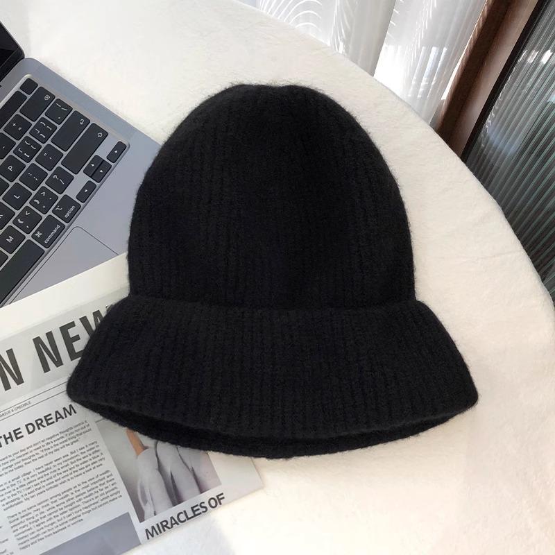 Women's Cozy Korean-Style Knit Beanie with Ear Protection – Oversized, Slouchy & Age-Reducing Design