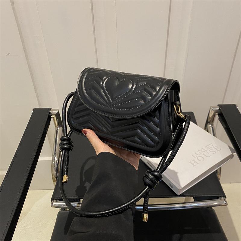 

Модный тренд любовь алмазная вмятина подмышечная сумка женская новая популярная сумка через плечо ретро подмышечная женская сумка чёрный