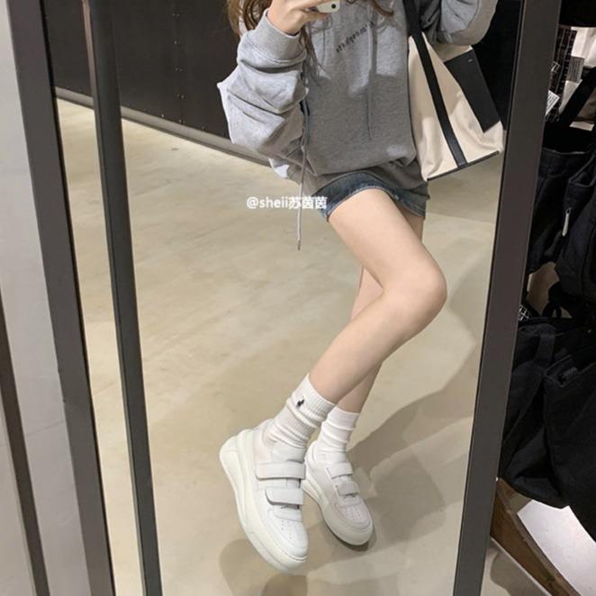 Thick-soled Velcro little white shoes women's 2025 new spring and autumn popular versatile leather muffin sports and leisure board shoes