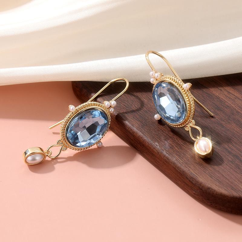 Retro Geometric Oval Water Drop Pendant Elegant Luxury Imitation Pearl Golden Earrings for Women's Party and Daily Wear