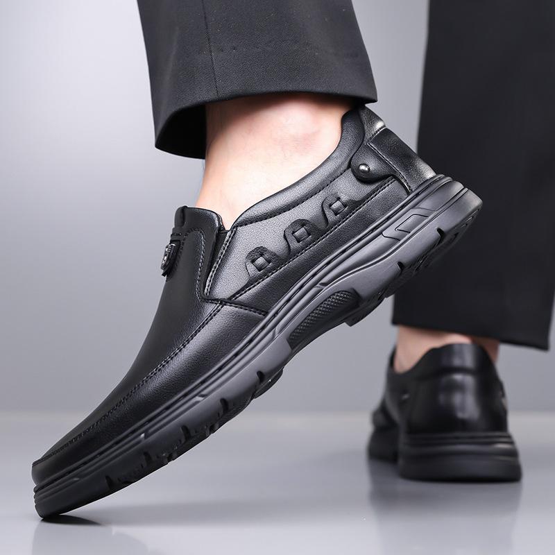 Leather Shoes Men's 2025 Autumn New Breathable One-pedal Casual Shoes Men's Trend Versatile Soft-soled Dad Shoes
