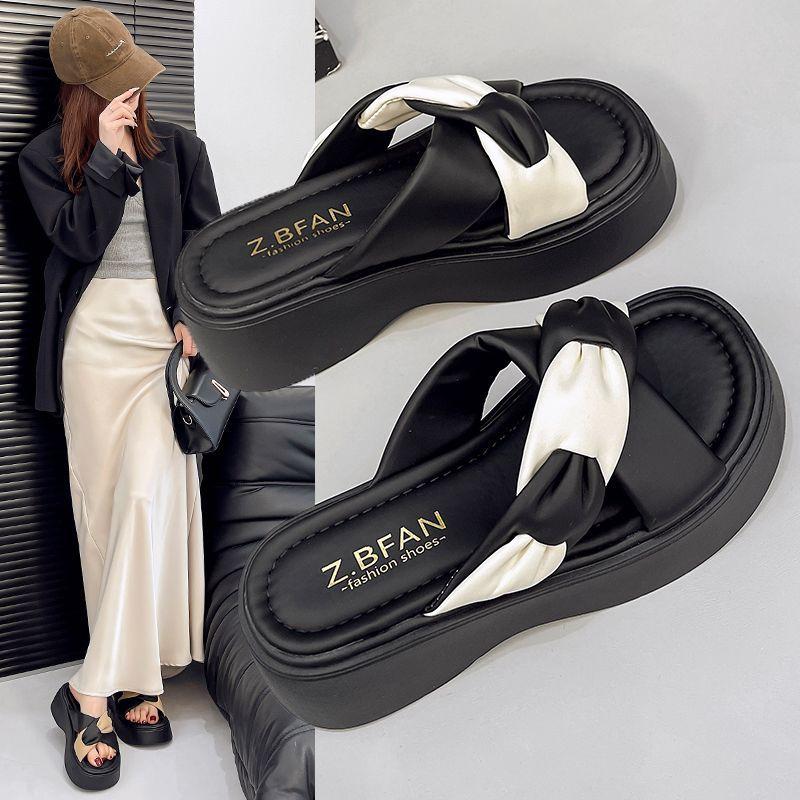 Fashion Shoes Woman 2025 House Slippers Platform Pantofle Flat New Soft Summer Slides Casual Leisure Slippers Women Summer Slides Female