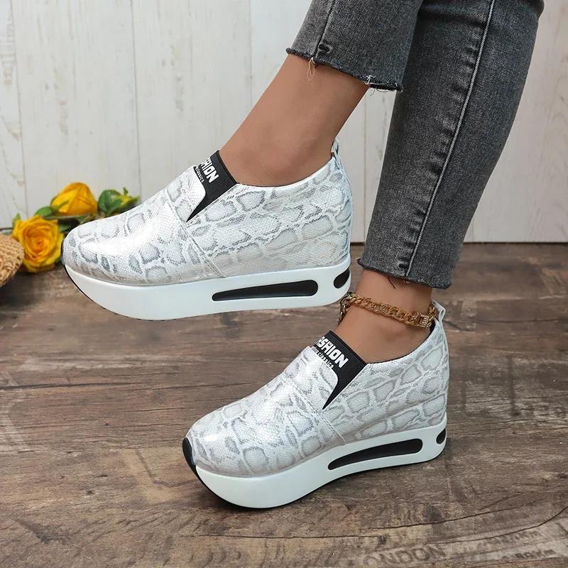 Fashion Women Sneakers New Casual Non-Slip Platform Sneakers Women Fashion Slip-On Designer Shoes for Women Fashion Lightweight Loafers