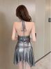 Reizvolles schulterfreies Bodycon-Kleid mit Spaghettiträgern und unregelmäßigem Fishtail-Rock