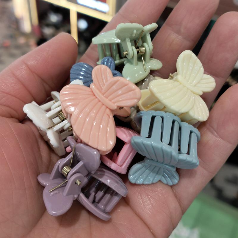 

4.5CM Jelly Color Semi-Transparent Small Claw Clip for Half-Up Hairstyles - Sweet Cross Bangs Hair Accessory