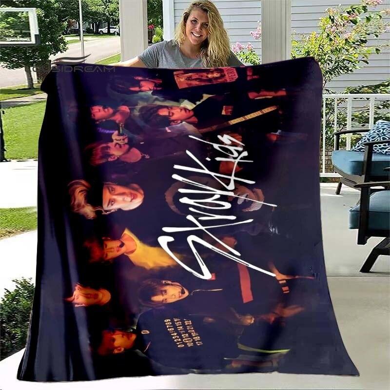 Koreanische Boyband Stray Kids Decke Mode Flanell Flauschig Fleece Überwurf Kinder und Erwachsene Geschenk Sofa Reise Camping