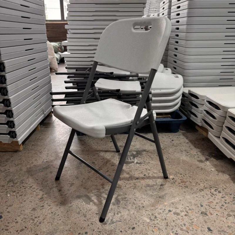 Wholesale Outdoor Plastic Chairs for Events Party Garden Portable White Plastic Folding Chairs