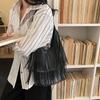 Tote Bag Vintage Tassel Shoulder Bag Women Commuter Large Capacity Bag