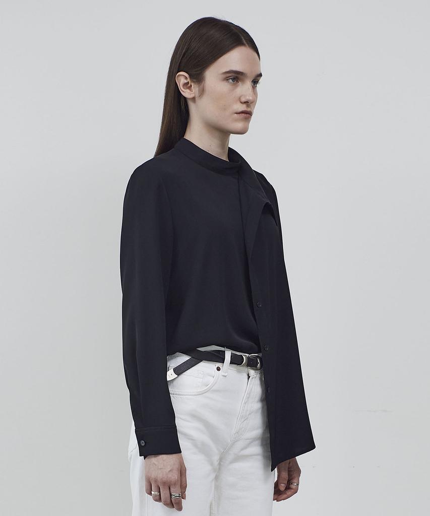 Ssikeoseun Panel Block Blouse - Black