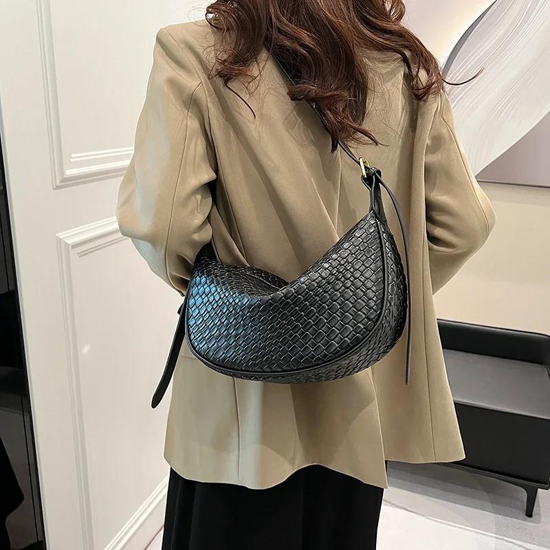 Women's Daily Shoulder Bag Simple Weaving New Moon Female Solid Color Fashion Crossbody Bag Leisure Commuter Bag