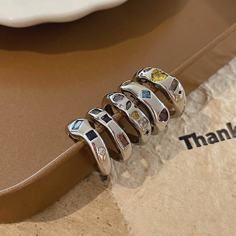 Bunter herzförmiger Zirkonia Metallring für Damen Verstellbares stilvolles modisches Accessoire