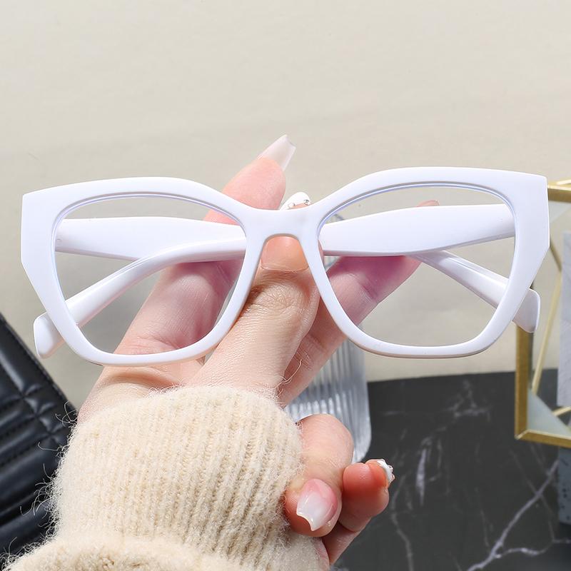 Fashion Women Retro Cat Eye Glasses Frame Trend Flat Light Eyeglasses Women Simple Cateye Anti Blue Light Computer Glasses