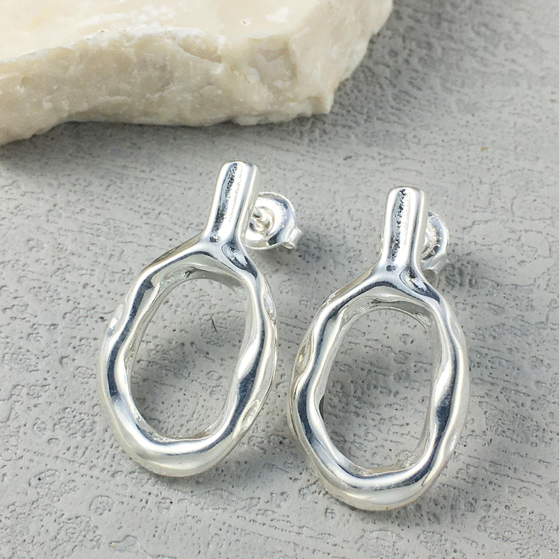 UNOde50 Vena Quente Spanish Geometric Earrings 2024 Electroplated