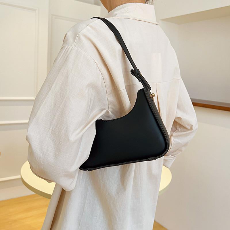 2023 New Stylish Shoulder Bag Casual Commuter Armpit Bag Trendy Bag Women's Summer Tote