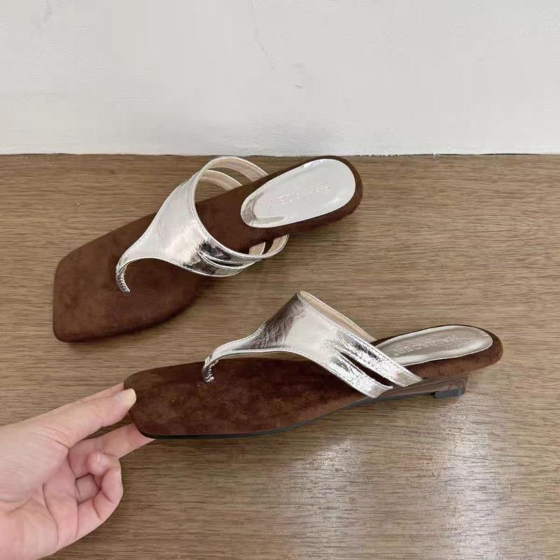 2025 New Woman Flip Flops Platform Design Flat Base Slippers Women Trend Casual Non-slip Outdoor Slippers Fashion Slippers