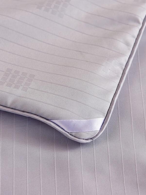 Conch Moonlight Nano Pearl Fiber All-Season Separable Quilt