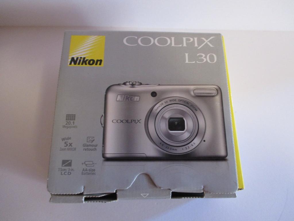 Nikon Digitální fotoaparát COOLPIX L30 s 5x zoomem miliony pixelů suchá baterie Typ Stříbrná L30SL 20,05