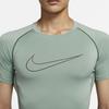 Nike חולצת אימון מנדפת זיעה שרוול קצר לגברים עם הדפס לוגו בצבע אפור מעושן DD1993-357
