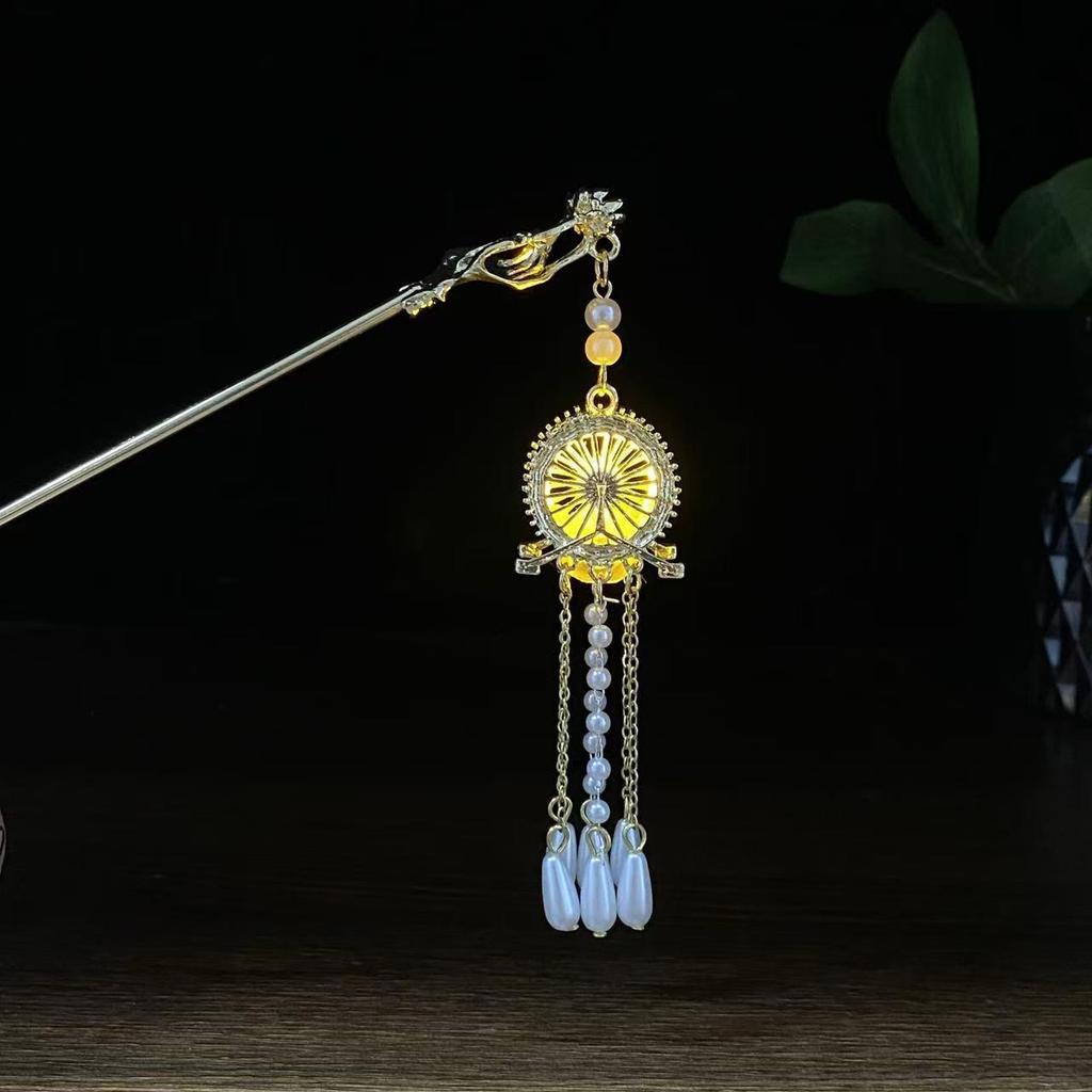Ancient Style Luminous Hairpin: High-End Alloy Lantern Design for Hanfu Skirts