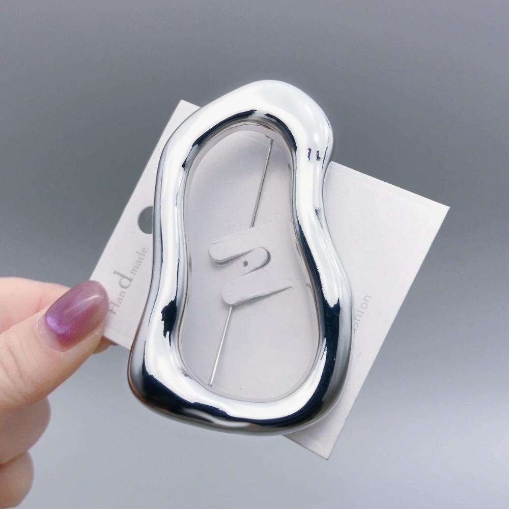 

European Large Irregular Round Metal Brooch for Coats