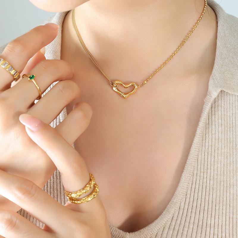 Korean Fashion Titanium Heart Clavicle Necklace with Double-Sided Texture