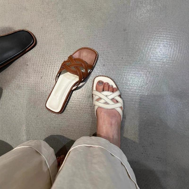 Sheep pattern version~ leather pattern retro hollow woven one-word drag fashionable casual versatile outer wear beach vacation cool slippers