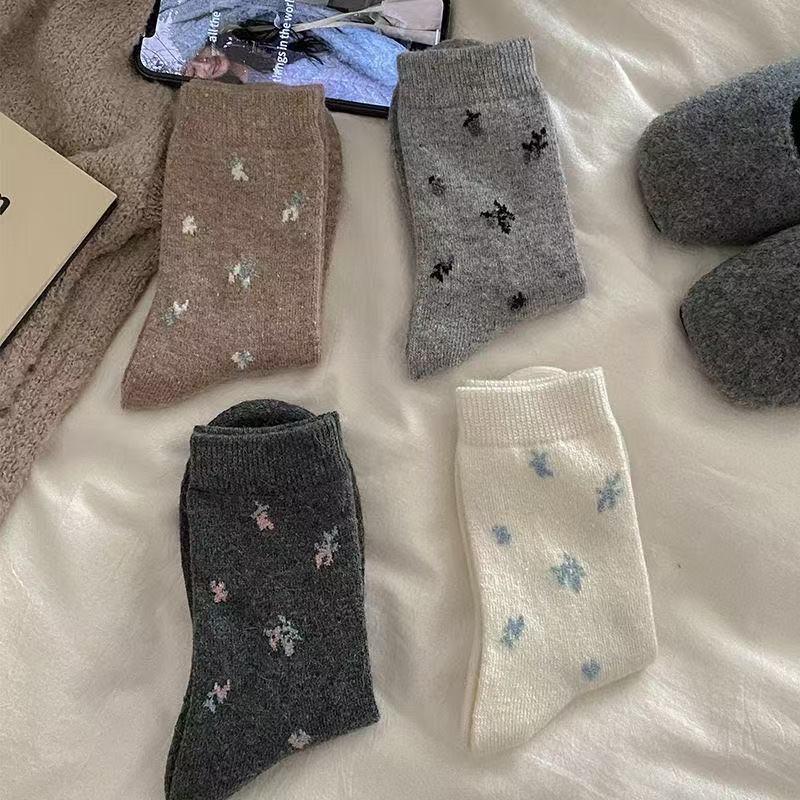 Floral Wool Socks, Women's Mid-calf Socks, Thick and Warm Long Socks for Autumn and Winter, Boneless Pile Fleece Socks