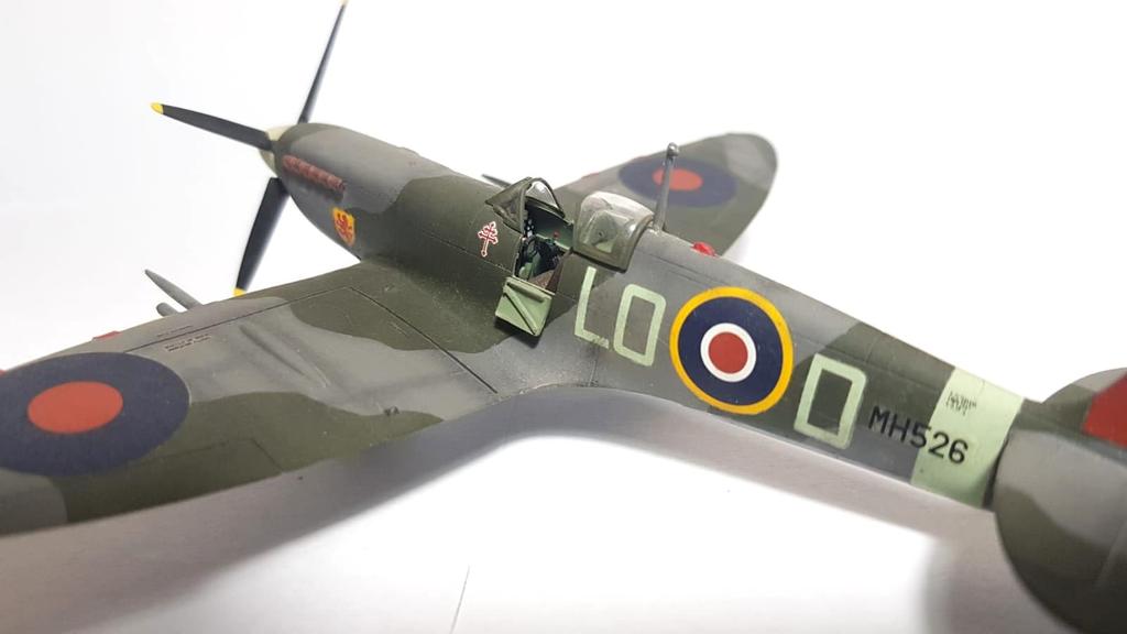 Platz Italeri 1/72 WWII British Fighter Spitfire Mk.IX Plastic Model Kit IT0094 (Airplane)