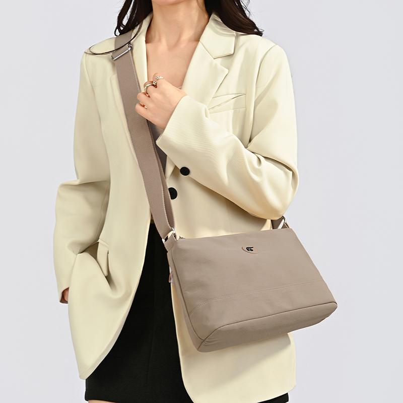 Nylon Crossbody Bag Women's Lightweight Commuter Shoulder Bag Multi-compartment Small Square Bag