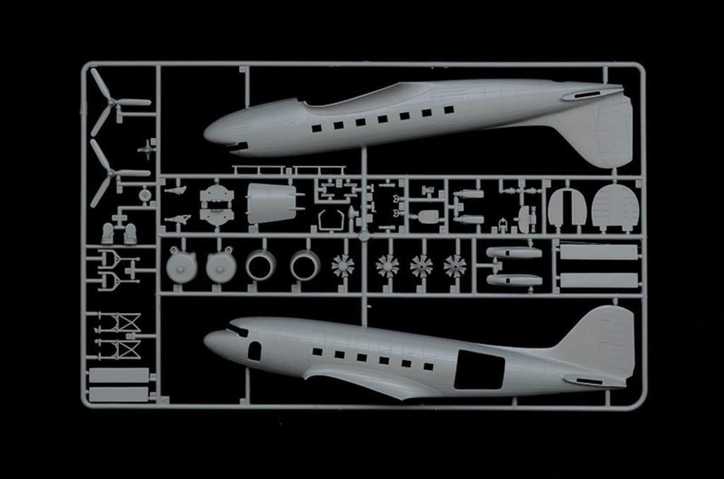 Platz Italeri British Military Aircraft Dakota Plastic Model IT1338 1/72 WW.II Mk.III (Airplane)