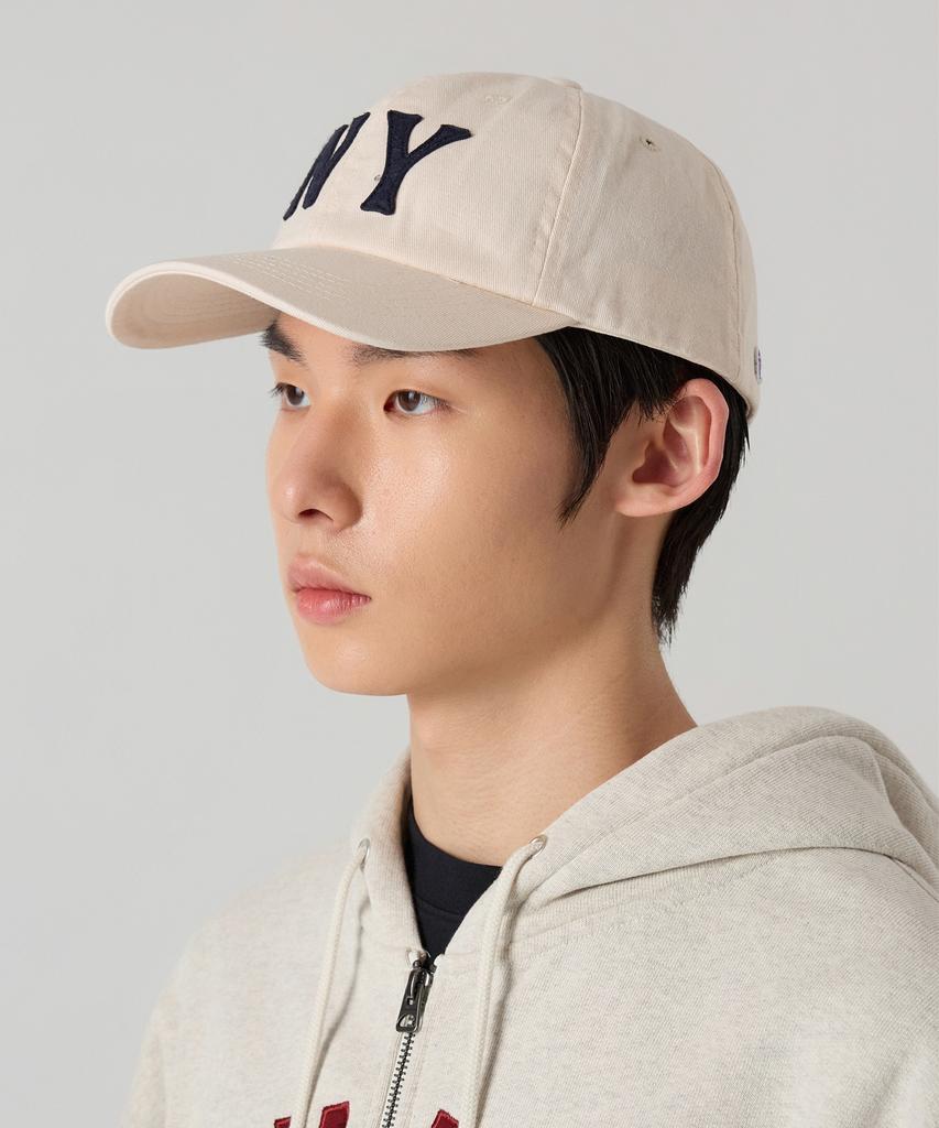 CHAMPION Ny Applique Ball Cap Ecru