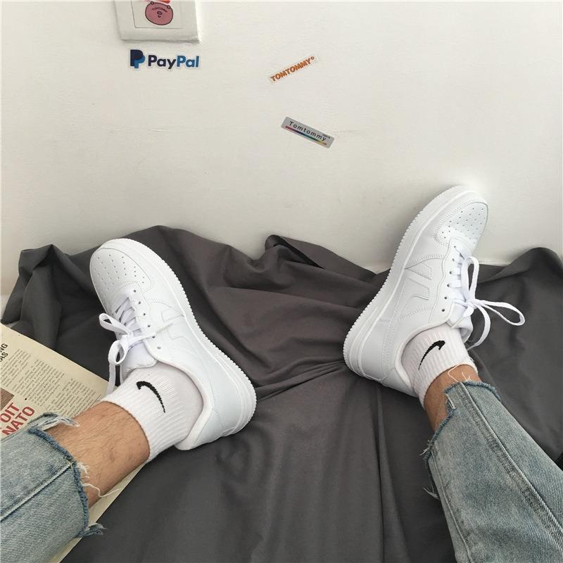Comfortable Low Top Lace Up Men Breathable Thick Sole White Casual Board Shoes