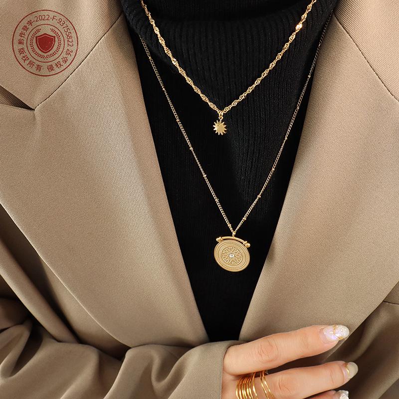 Titanium Steel Gold Plated Double Layer Clavicle Chain with Diamond Pendant and Star Badge