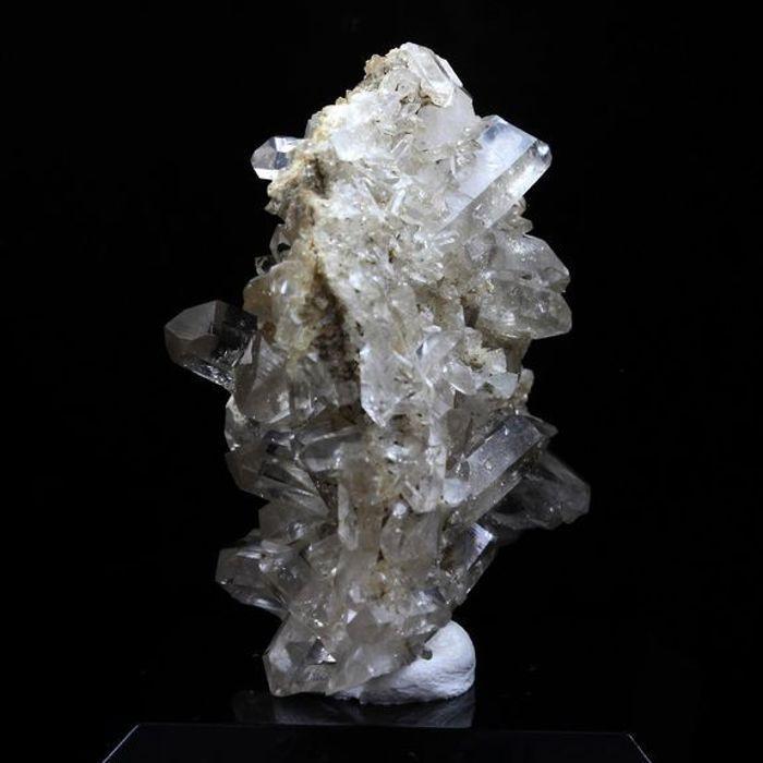 Pierres et Minéraux. Quartz. 158.0 ct. Massif des Grandes Rousses, Isère, France.
