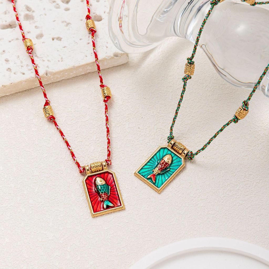 Colorfast Beaded Tarot Card Pendant Necklace with Heart-Shaped Charm, Fashionable Gold-Plated Design On Colorful Rope