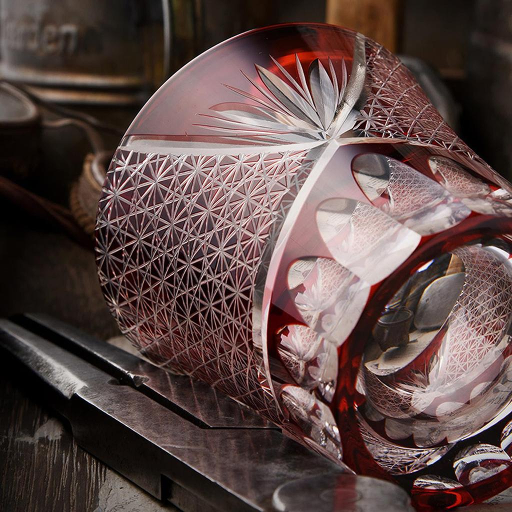 MGOXO geschliffenes Glas Sake-Glas 260ml Chrysanthemenmuster Rock-Glas Shochu-Glas Ruhestand Geschenk Hochzeitsgeschenk Tag Tag Paar Geschenk 70. 77. 77. 7.