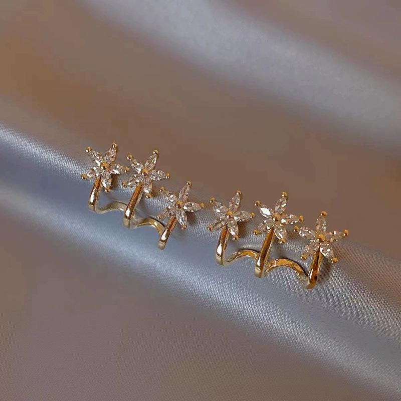 Золотые цветочные каффы: Модные серьги с индивидуальным дизайном для квадратного и круглого лица