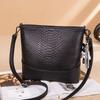 Taška přes rameno z PU kůže s liči vzorem Velkokapacitní 2025 Nová Krokodýlí vzor Univerzální crossbody taška Měkká kožená dámská bucket bag