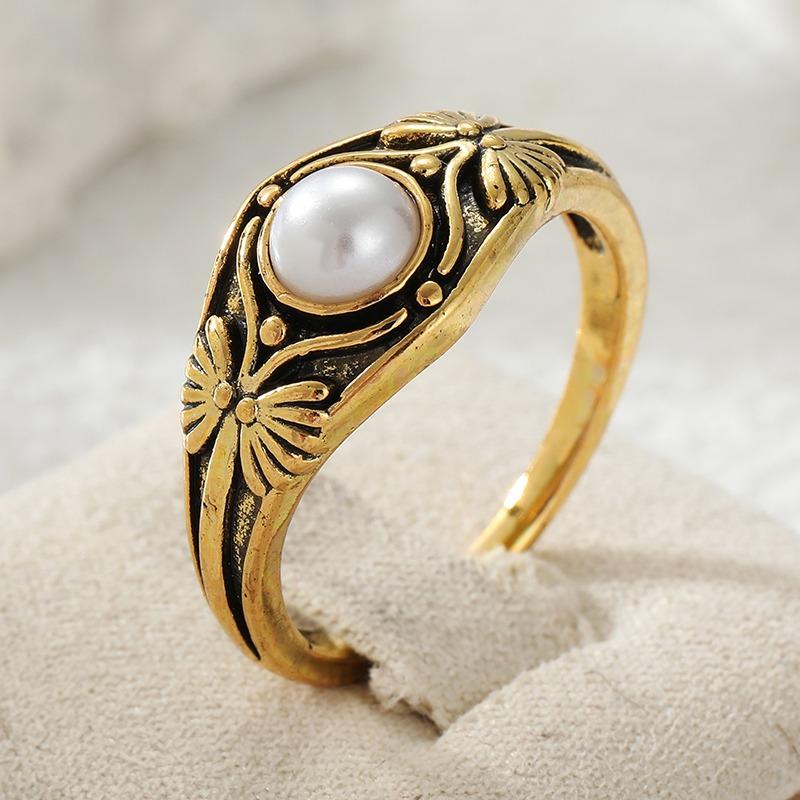 Vintage Inlaid Imitation Pearl Women's Ring Creativity Gold Color Hand Carving Daily Wear Party Jewelry Anniversary Gift