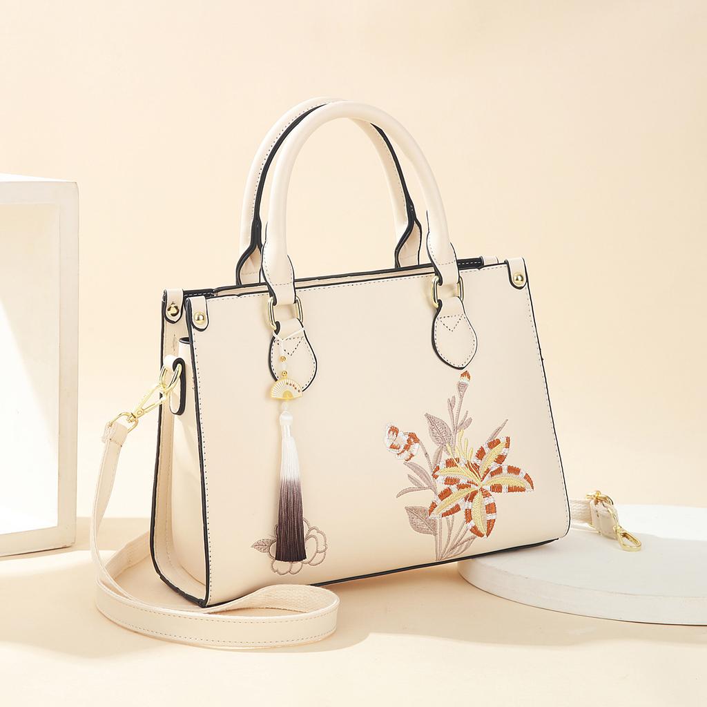 Lady mother handbag messenger 2025 new high-end Chinese style embroidery middle-aged wedding bag large capacity