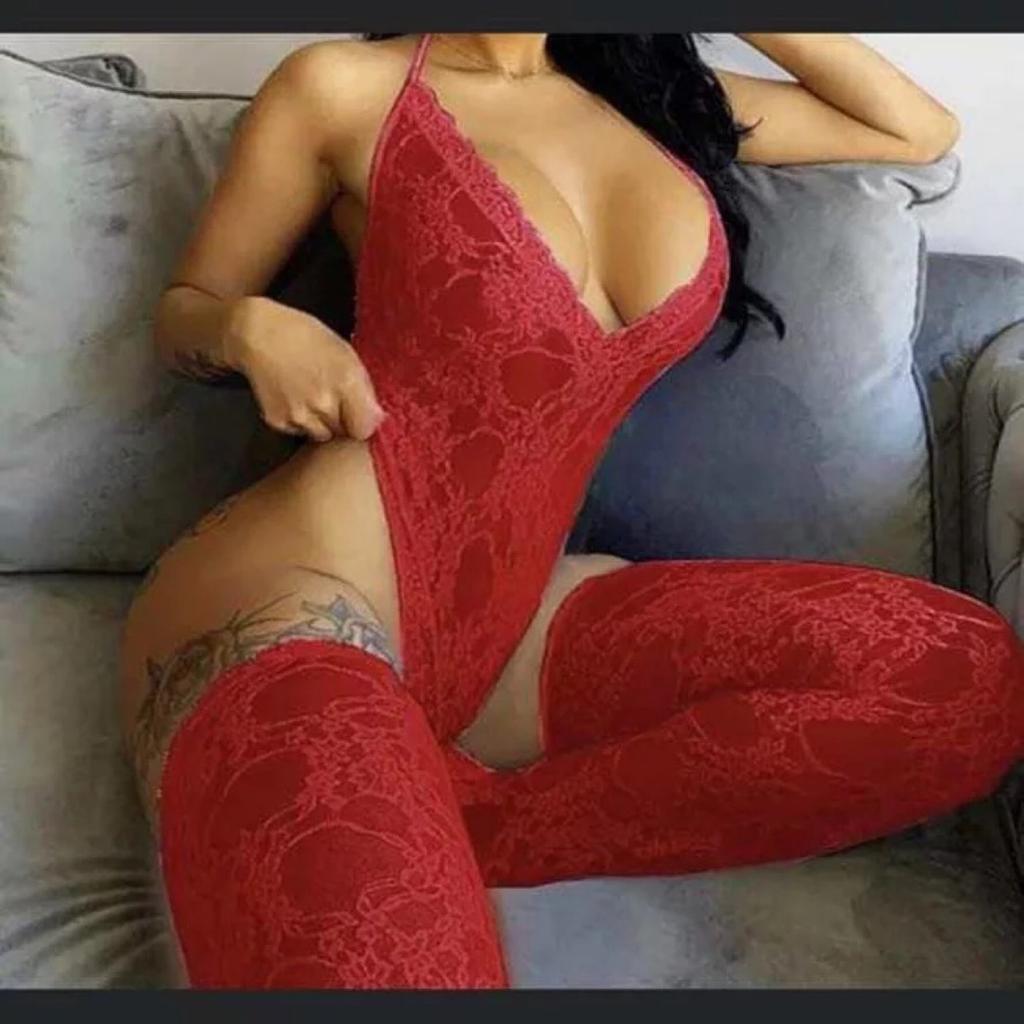 Combinaison sous-vêtements en dentelle pour femmes, sans manches, dos nu, décolleté en v profond, bretelles serrées, avec chaussettes