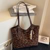 Autumn New Retro Leopard Print High Value Large Capacity Armpit Bag Casual Commuter Tote Bag Shoulder Bag