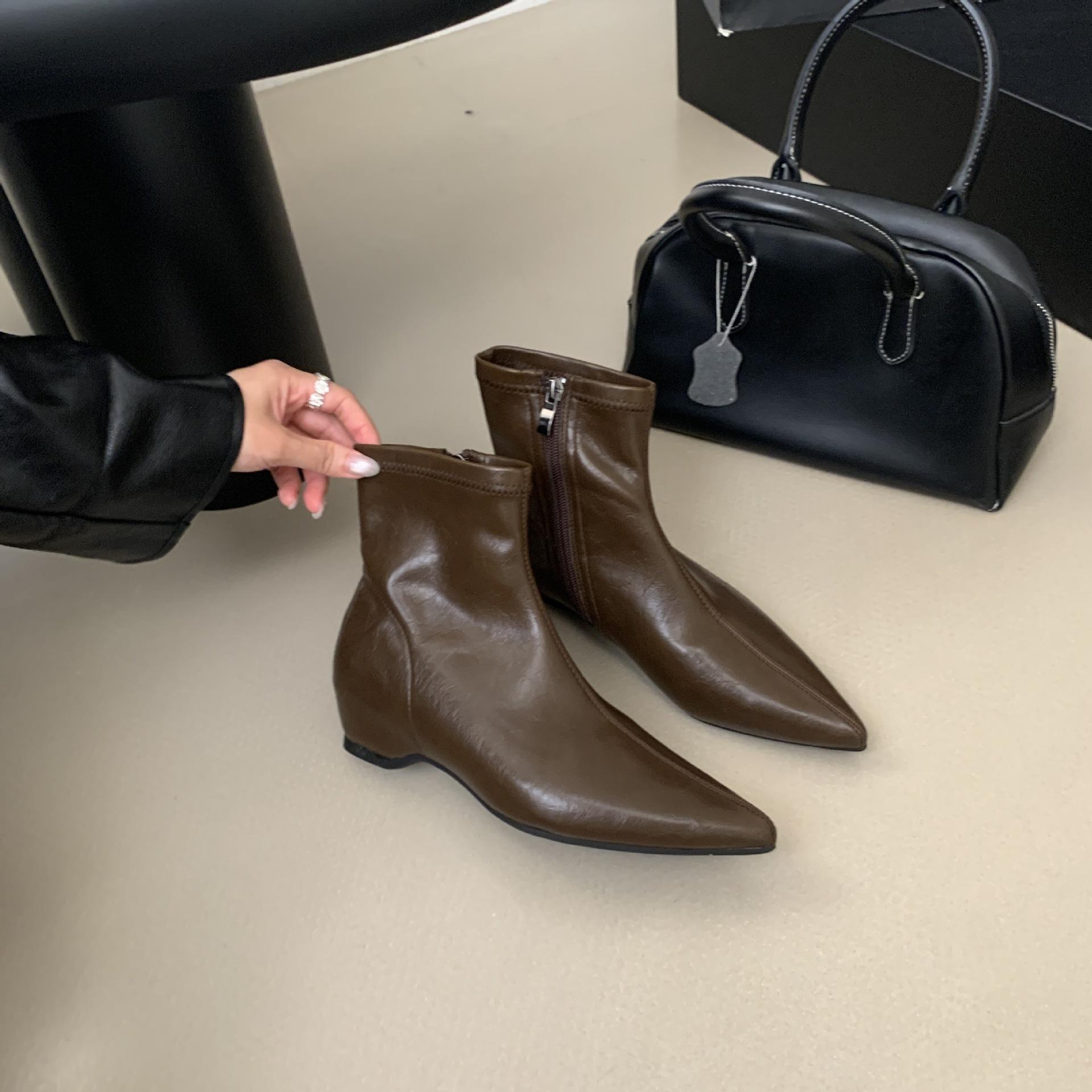 

Нишевые ретро ботильоны на толстом каблуке с острым носком коричневые тонкие ботинки женские 2025 новые весенне-осенние одинарные ботинки французские маленькие ботильоны 39