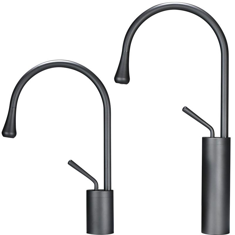 Tuqiu Brúsená zlatá kúpeľňová batéria  Umyvadlová batéria Teplá studená Čierna drezová batéria Mosadzná batéria   Kuchynská batéria Otočný drezový vodovodný kohútik