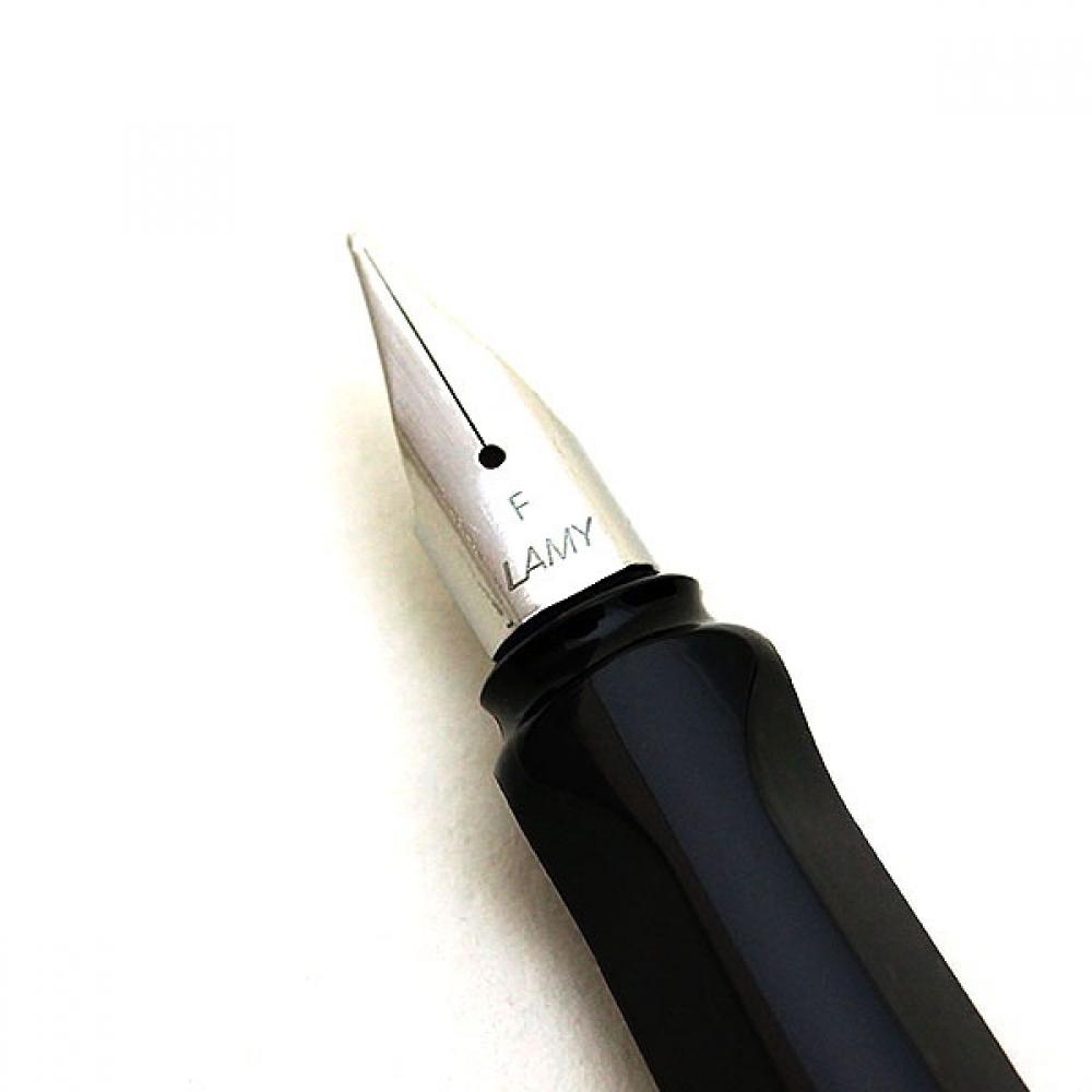 Pluma estilográfica Lamy Safari negra brillante