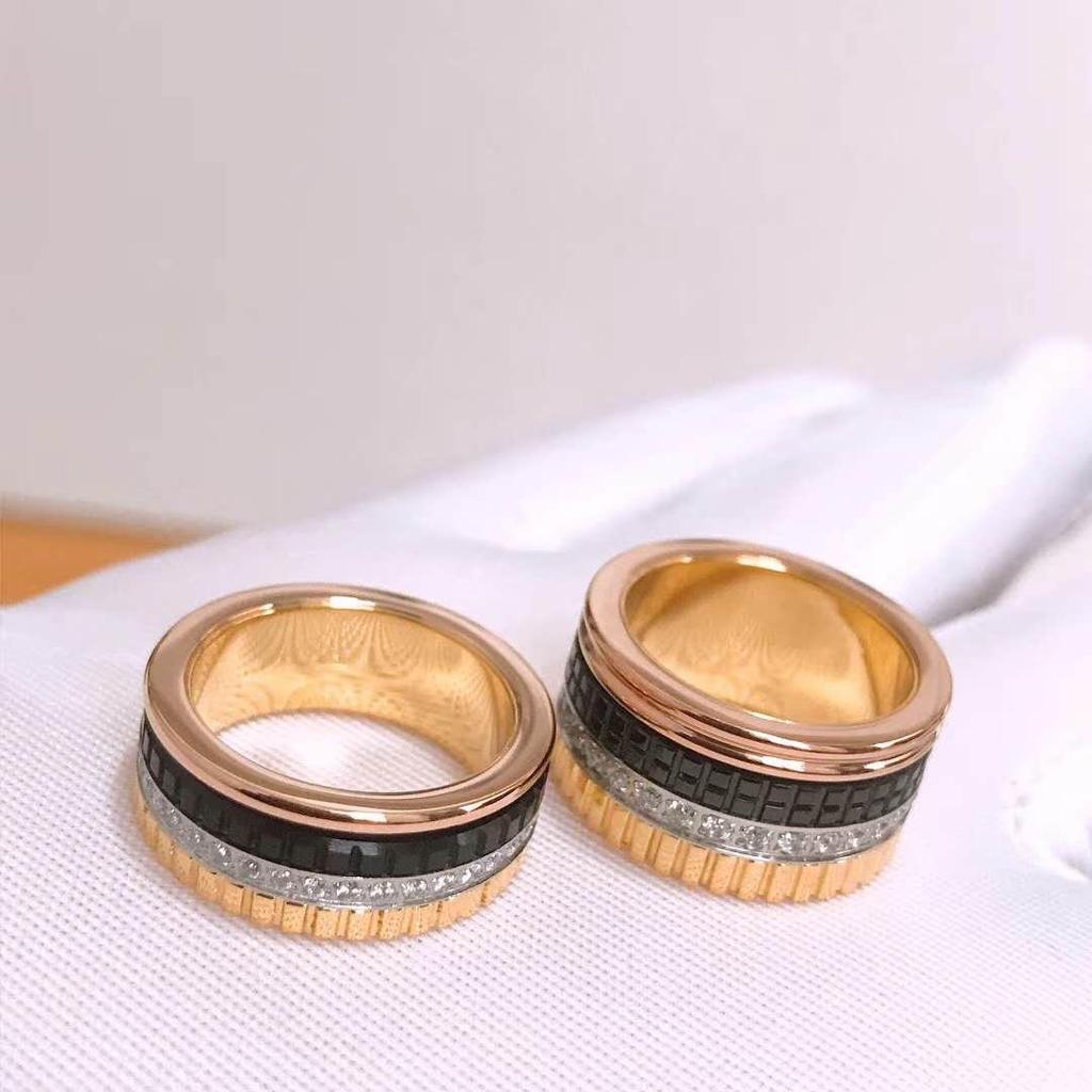 Pierścionek z zębatką w kształcie kostki lodu z diamentami inspirowany szczęściem V Gold dla par - uniseks i stylowy