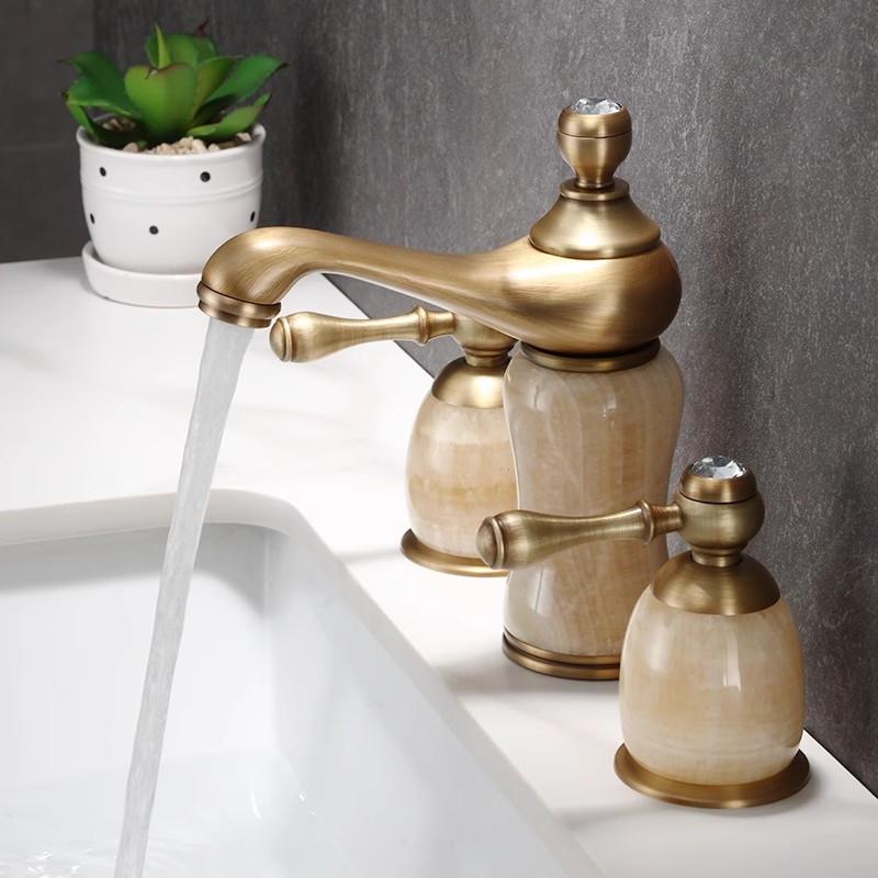 Antique Bronze Bathroom Faucets Brass Basin Faucet 3 Hole Widespread Basin Mixer Double Handle Hot And Cold Water Tap