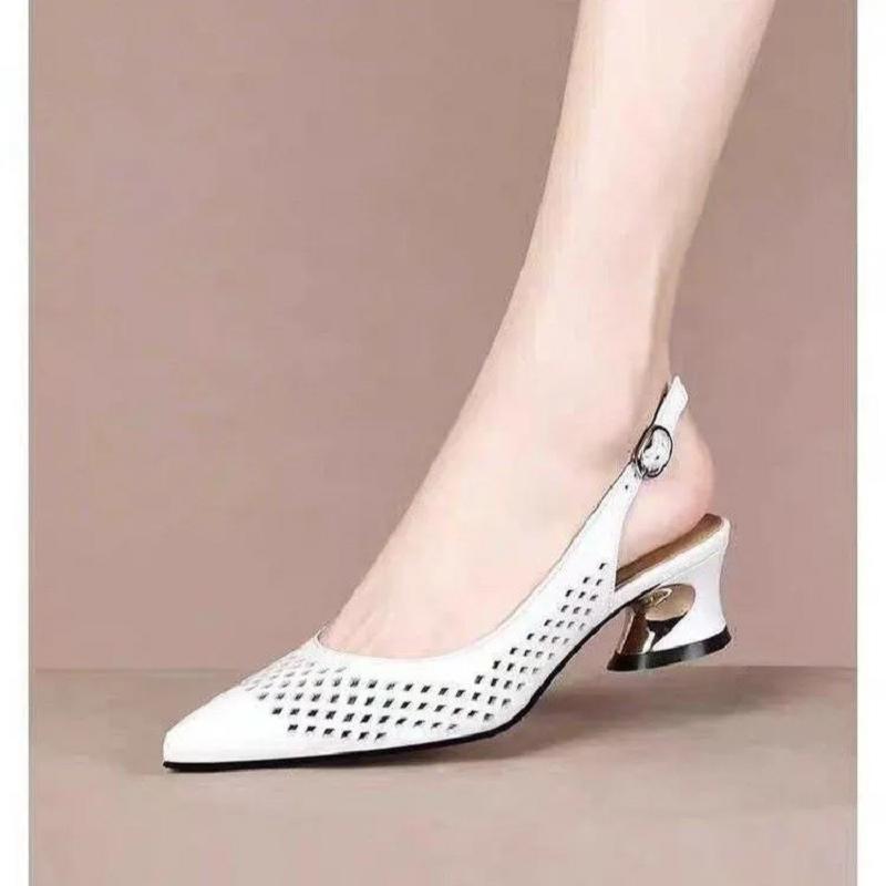 Scarpe da donna carine a punta beige traforate con cinturino e fibbia tacco alto moda lady dolci décolleté quadrate ab800