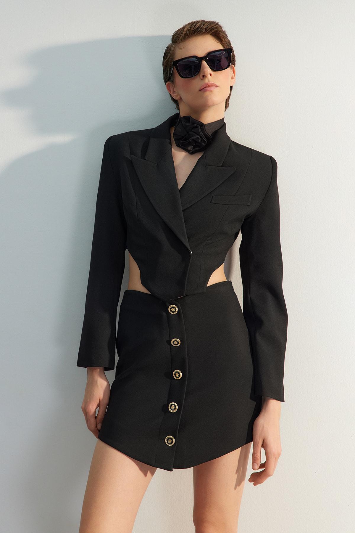 

Куртка - Черный - Приталенный