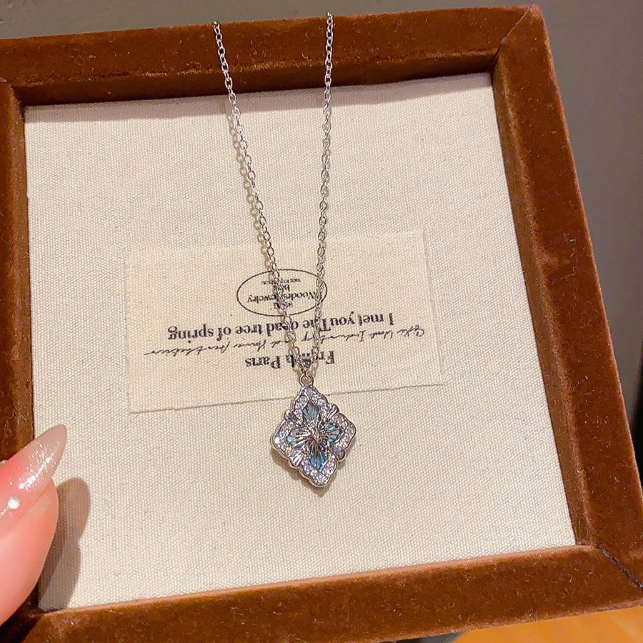 Korean Version Zircon Diamond Shaped Mother of Pearl Necklace Exquisite Versatile Bracelet Shiny Niche High-end Necklace